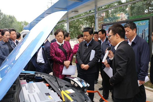 市委副書(shū)記、市長(cháng)王奮彥帶隊觀(guān)摩督查公司項目建設工作(圖2)