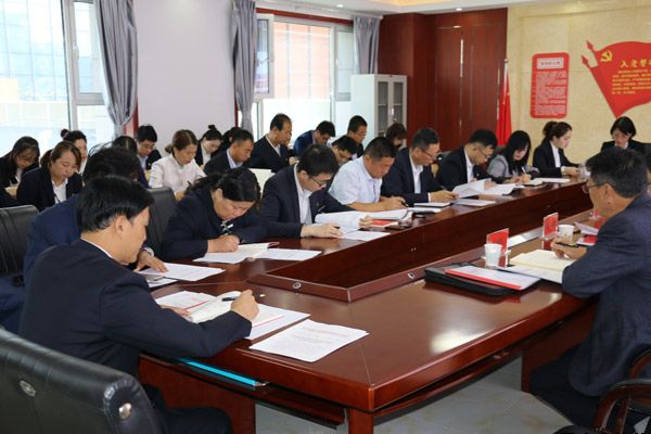 泓源公司“不忘初心、牢記使命”主題教育讀書(shū)班開(kāi)班式暨黨委理論學(xué)習中心組學(xué)習會(huì )舉行(圖2)