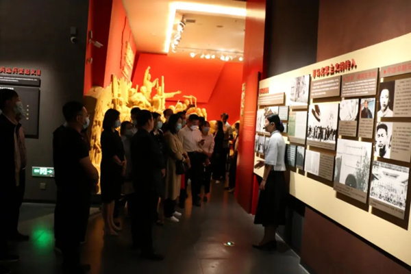 平?jīng)鲢垂军h委組織各支部開(kāi)展“重溫歷史、砥礪前行”(圖2)